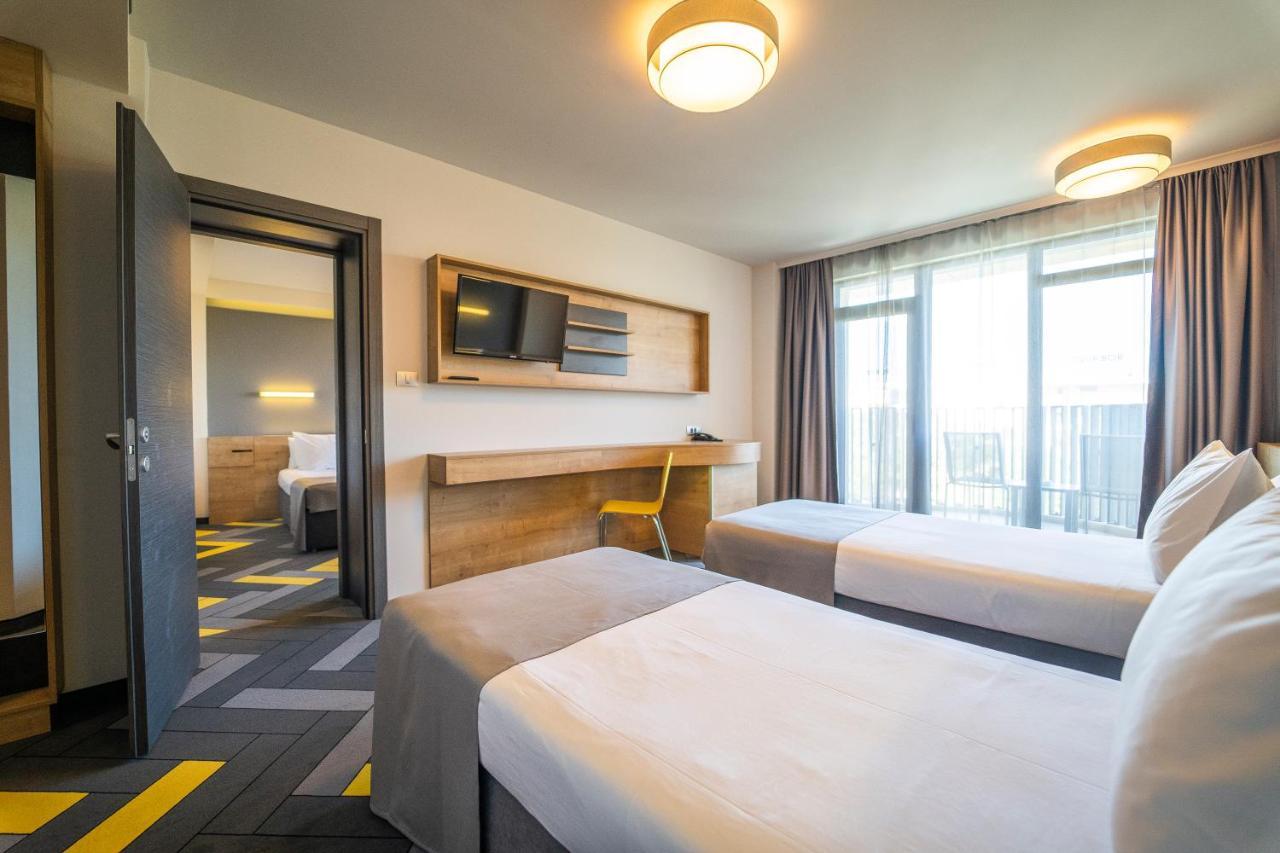 Family Room (3 Adults + 1 Child) - Free Minibar & Parking,1041158167:JPEG