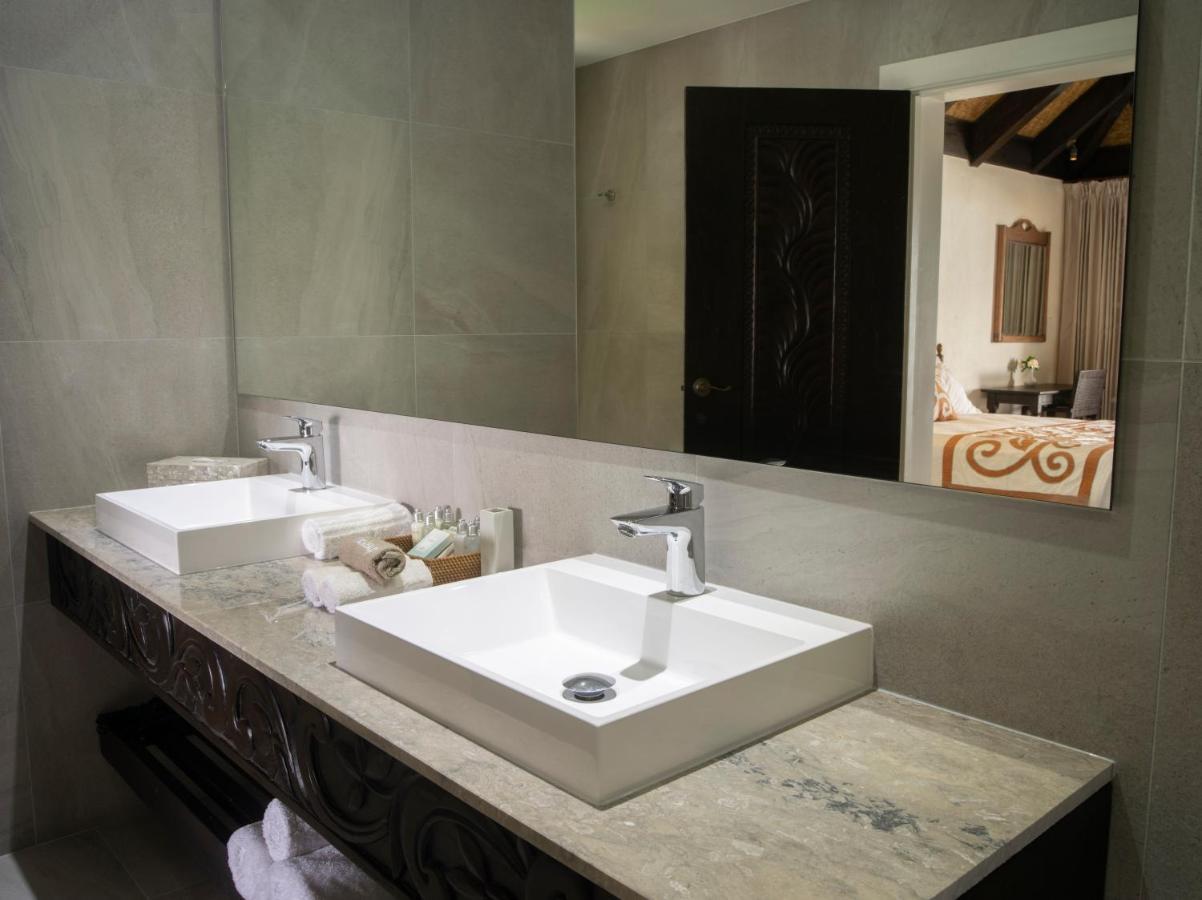 Premium Beachfront Suite