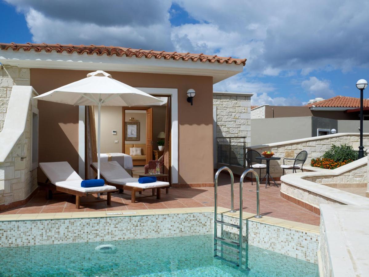 Double Room with Garden View - Swim up