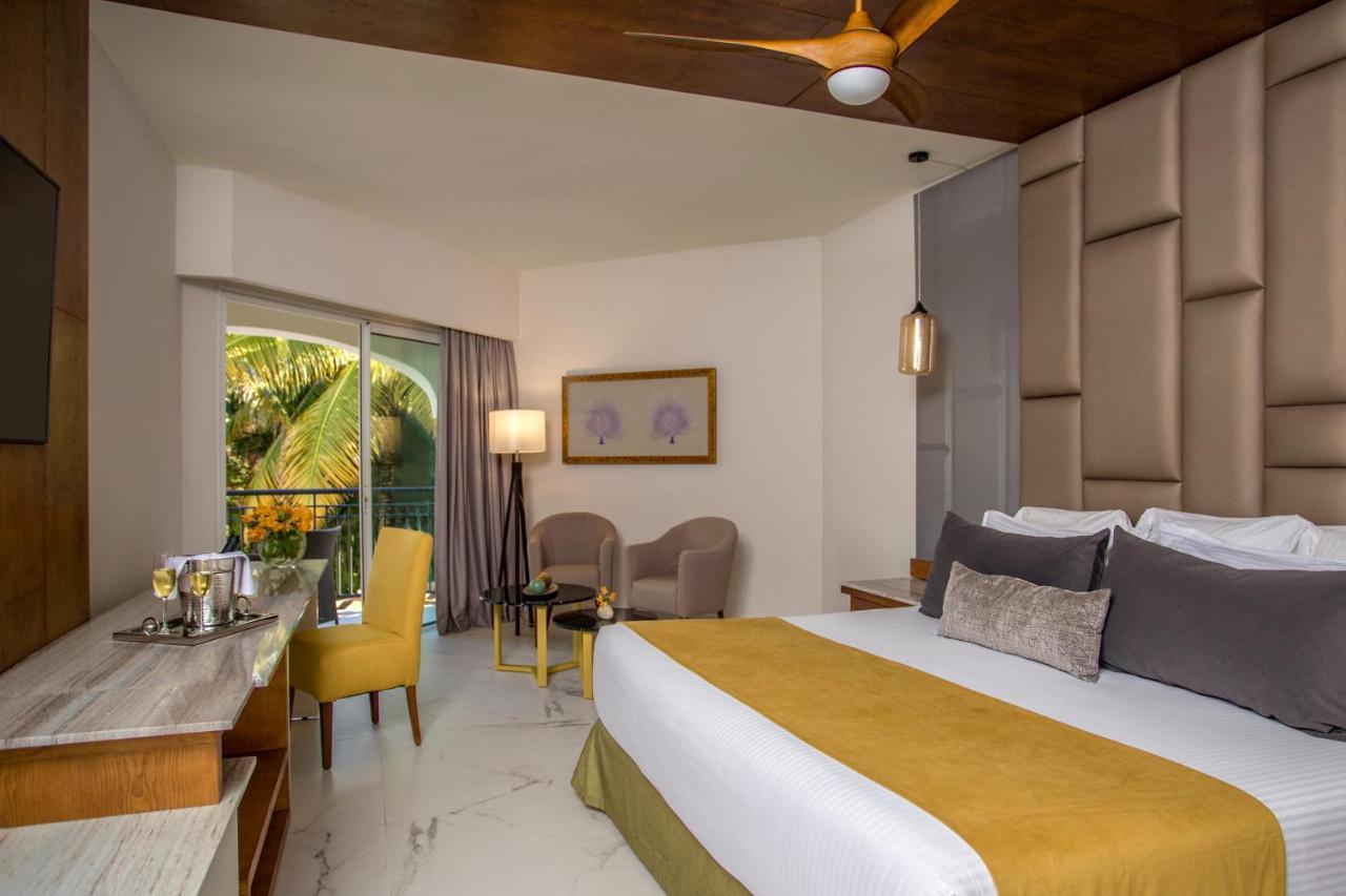 Suite Junior Preferred Club Doble con vistas tropicales