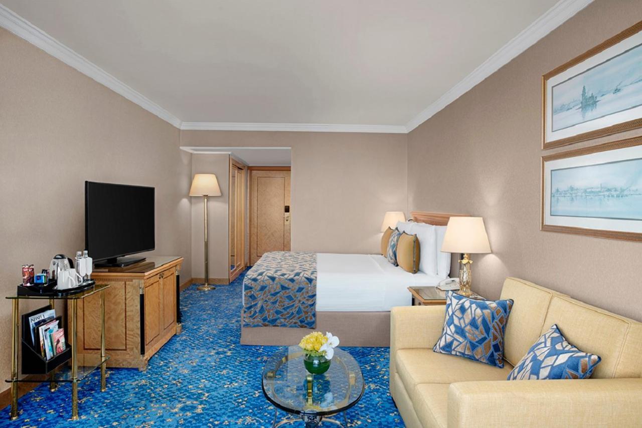 Classic King Room with City View