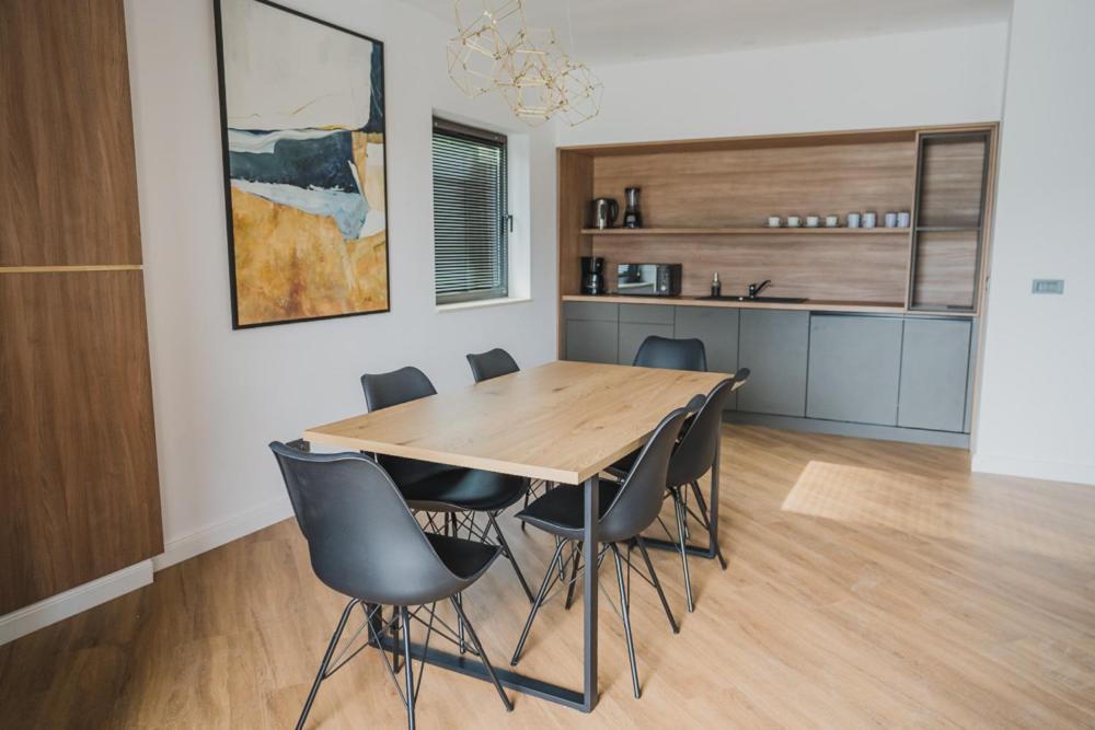 Apartamento de 2 dormitorios con balcón