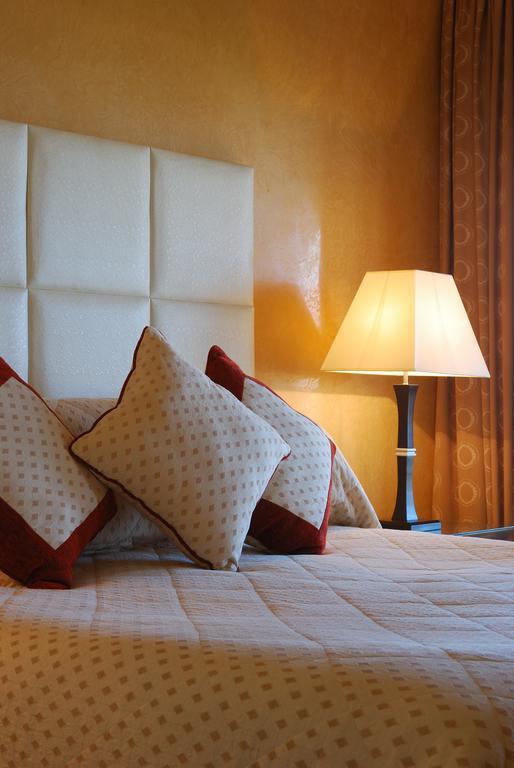 Hébergement Supérieur avec Lit Queen-Size ou Lits Jumeaux - Vue sur Piscine