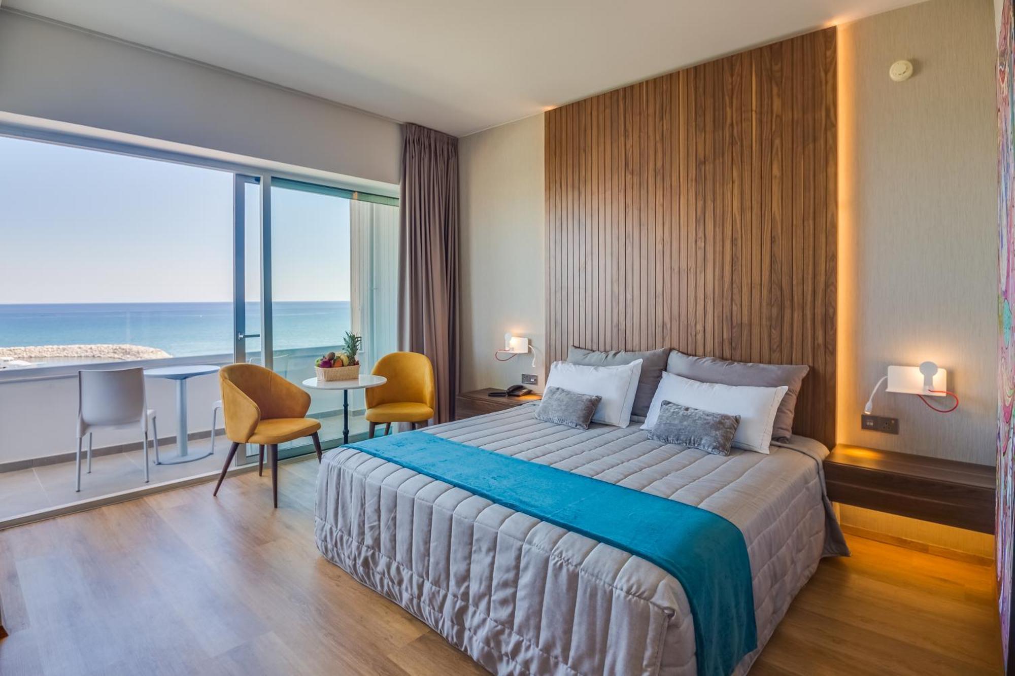 Superior Doppelzimmer mit seitlichem Meerblick