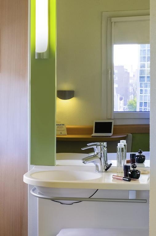 Quarto Twin Standard