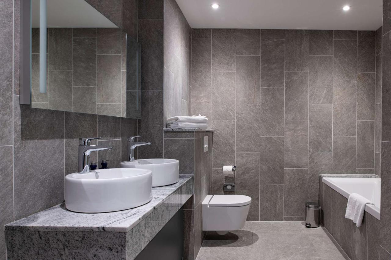 Classic King Room Converts to Twin Beds or Disability Access