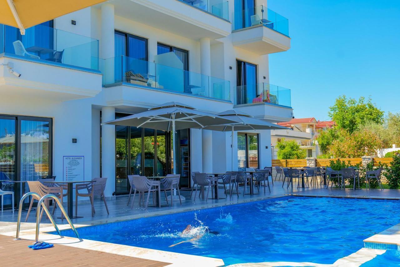 Deluxe Triple Room with Pool View Ground Floor