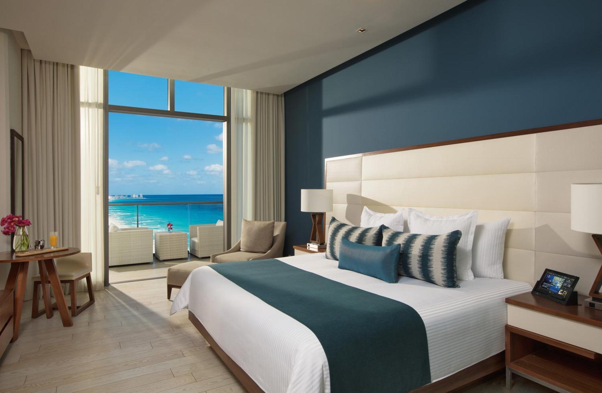 Deluxe Partial Ocean View King,679888461:JPEG
