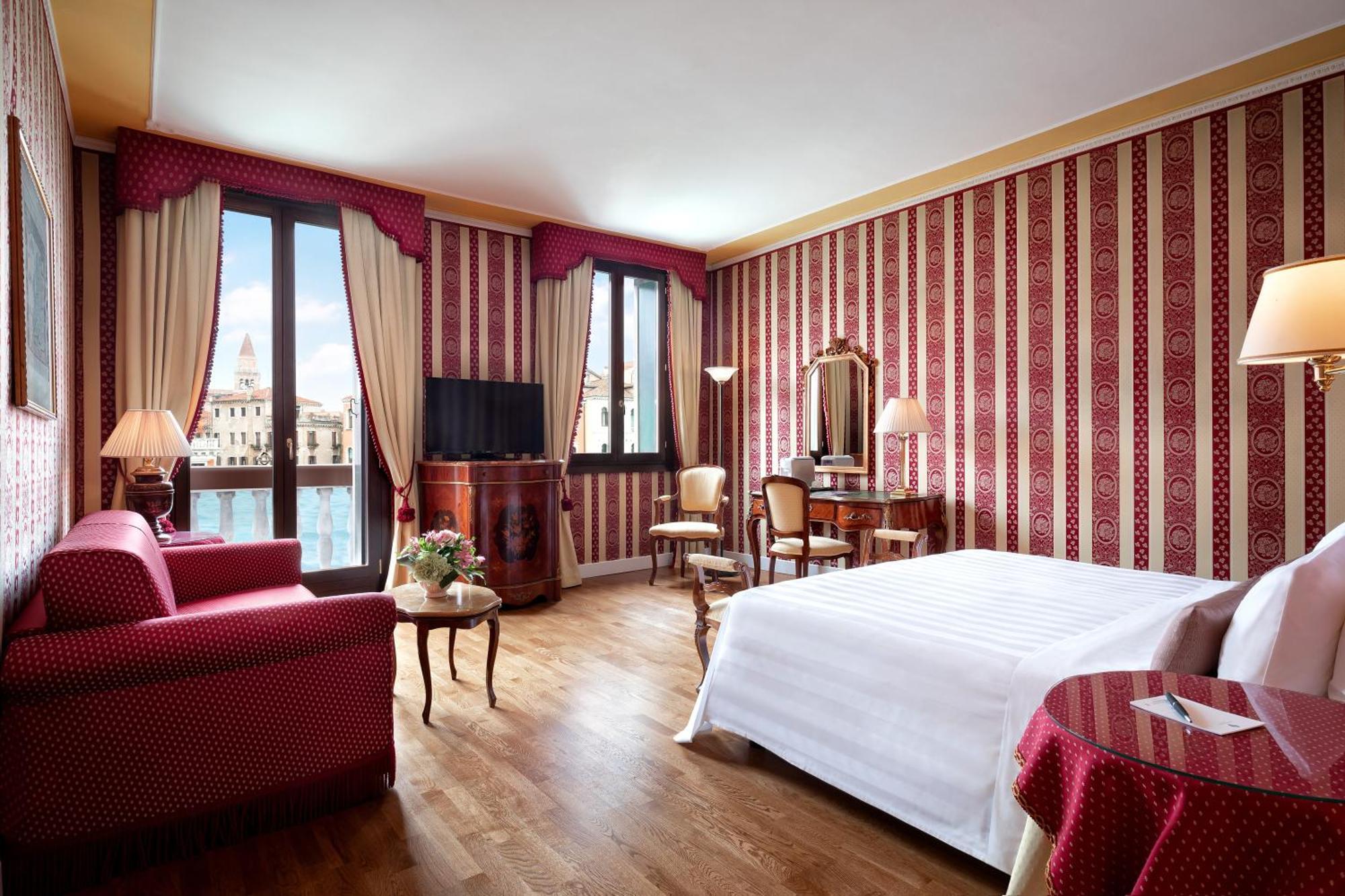 Exclusive Junior Suite Grand Canal View,1488127312:JPEG