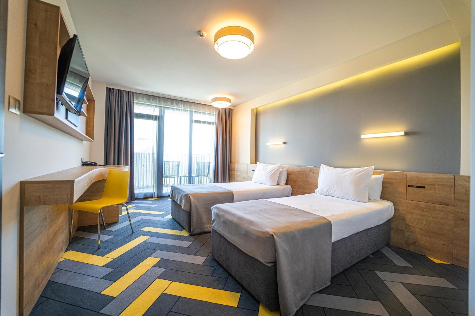 Twin Room Balcony Minibar &