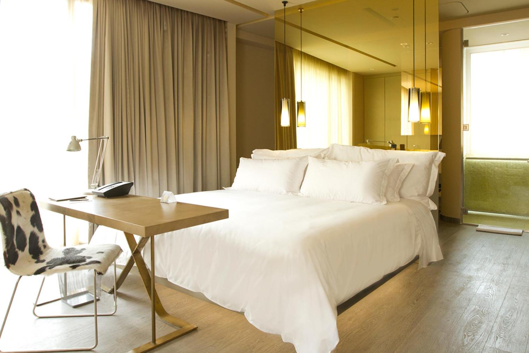 Business King Room