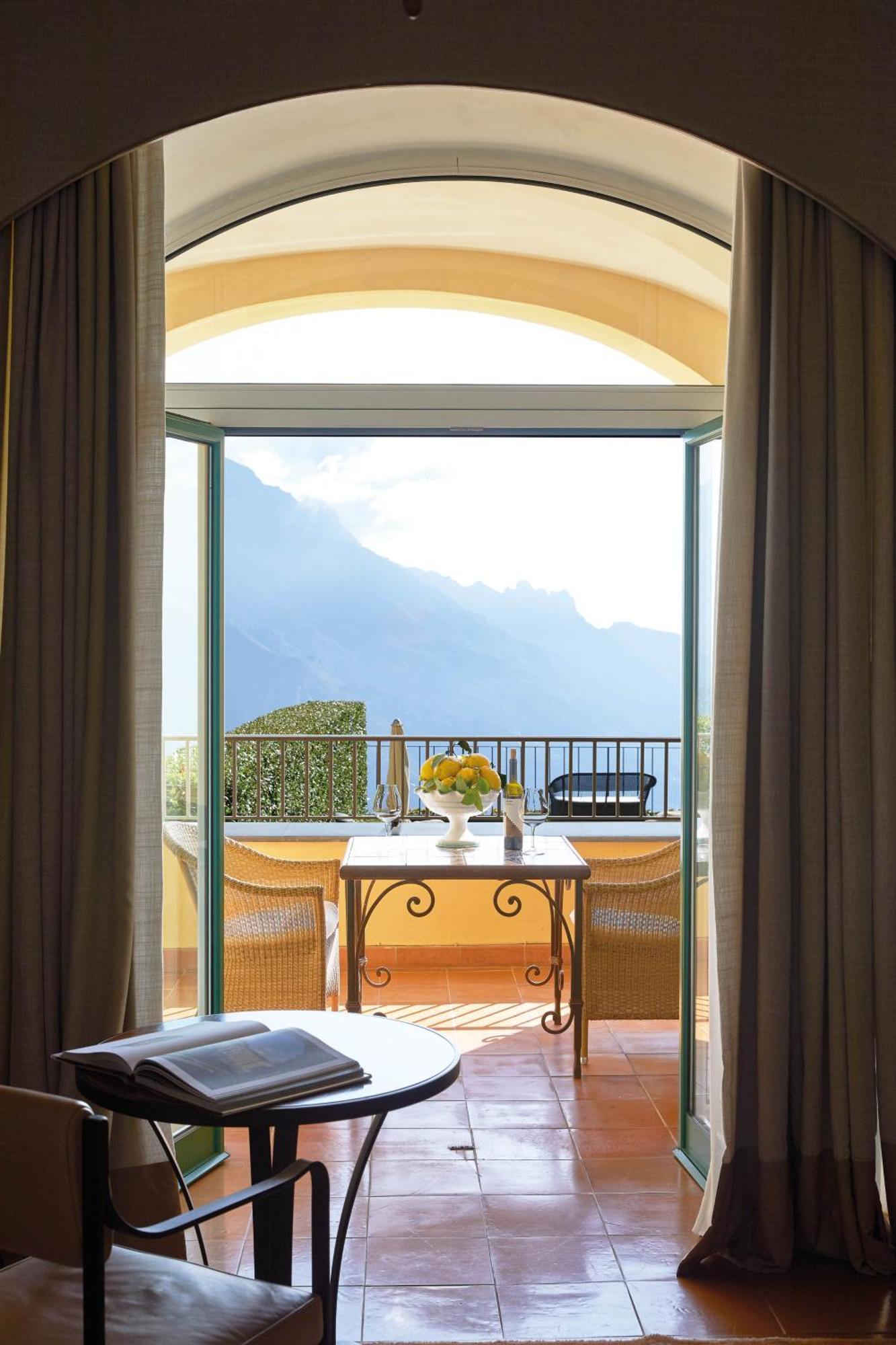Deluxe Double Room with Balcony and Sea View,1279811884:JPEG