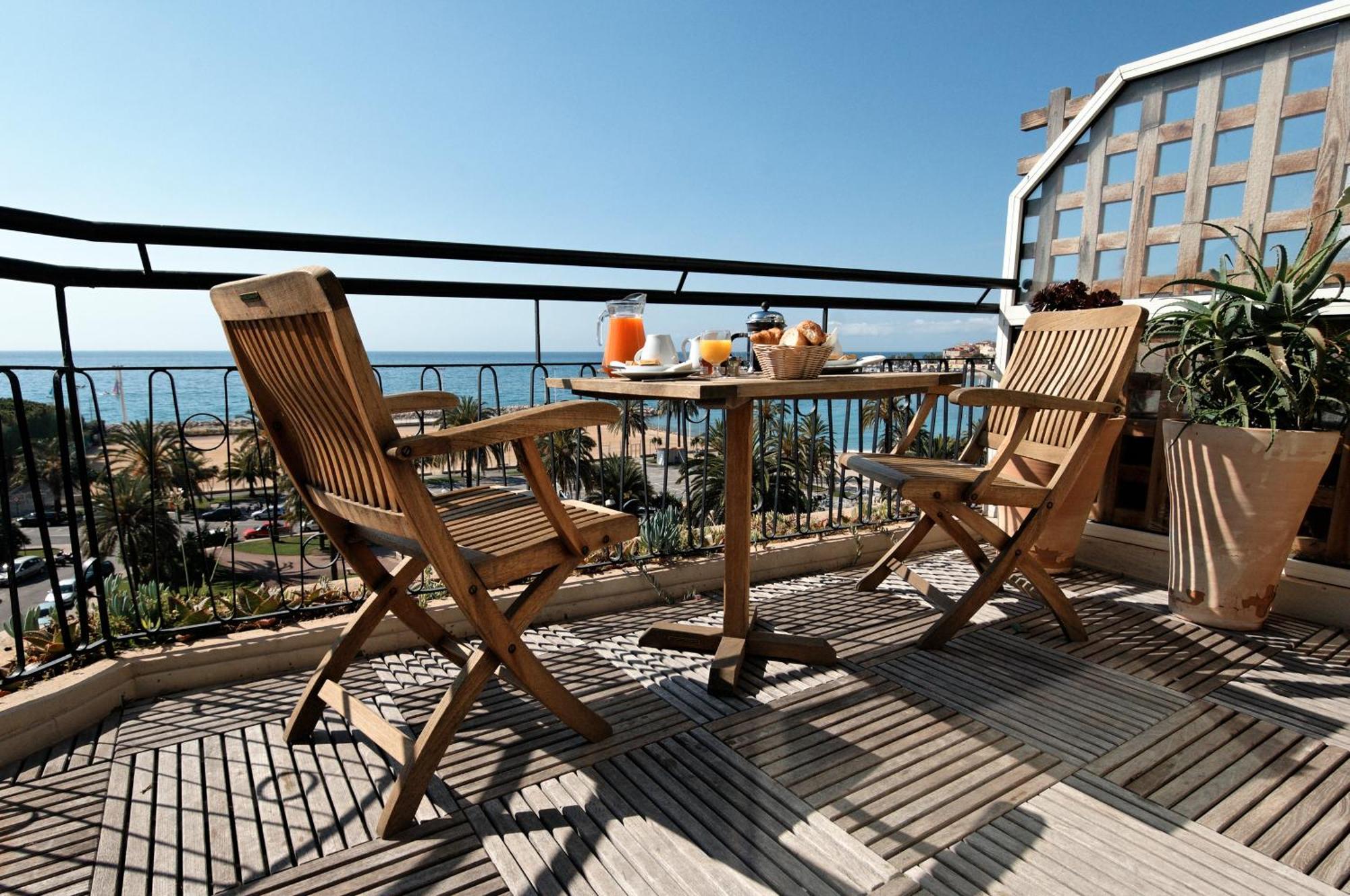Twin Room with Balcony and Sea View,680255304:JPEG