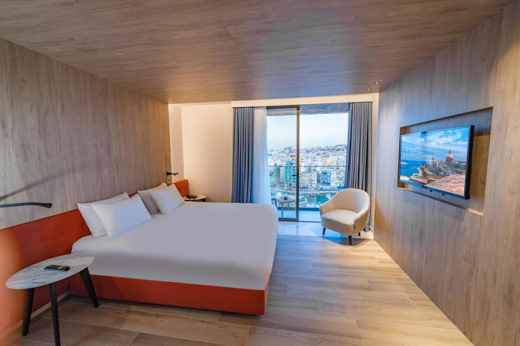 Chambre Lit Queen-Size Supérieure avec Balcon - Vue sur Mer