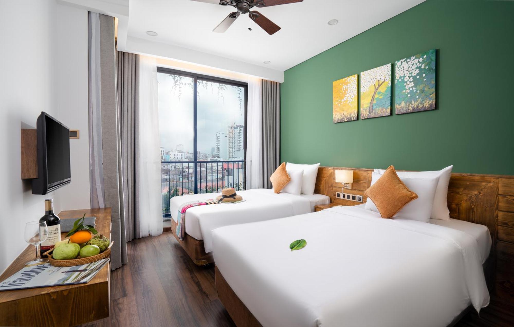2-Bedroom Deluxe Apartment with Balcony City View