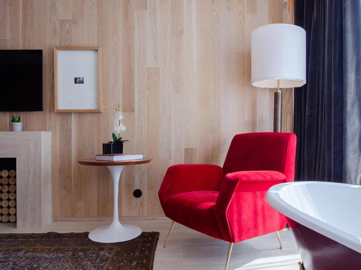 Contemporary Junior Suite