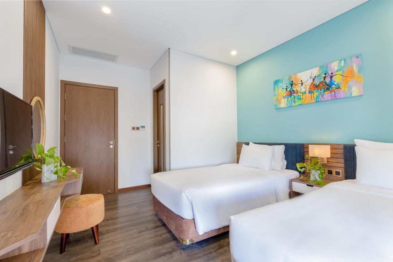 2-Bedroom Apartment with Balcony Partial Ocean View