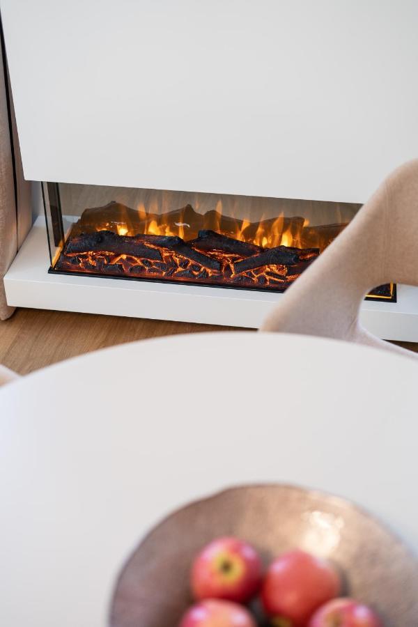 Family room electric fireplace balcony,1300790011:JPEG