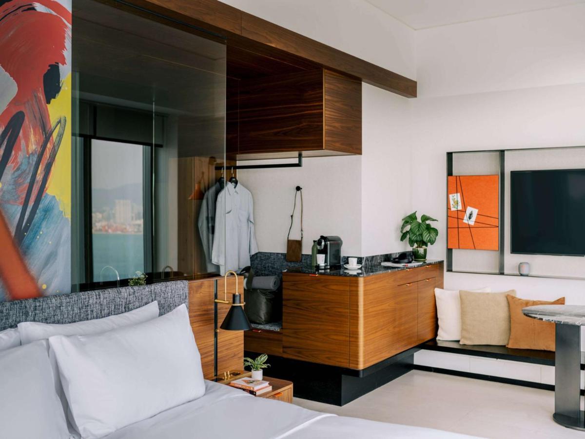 Harbour Corner Room