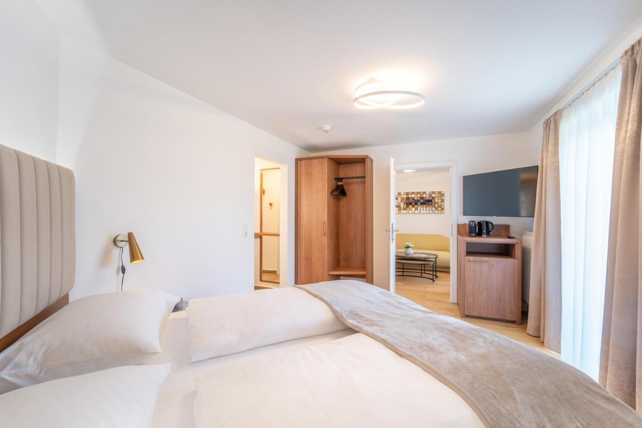 Suite mit elektrischem Kamin und Balkon