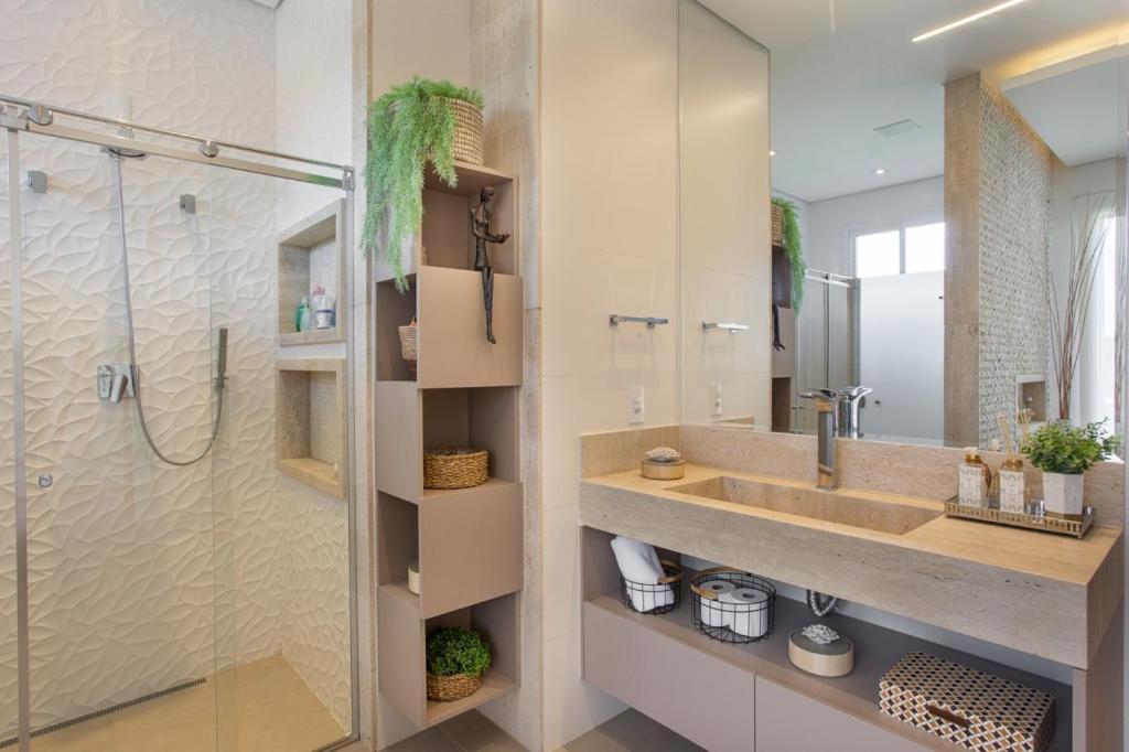 Deluxe Suite Spa Bath