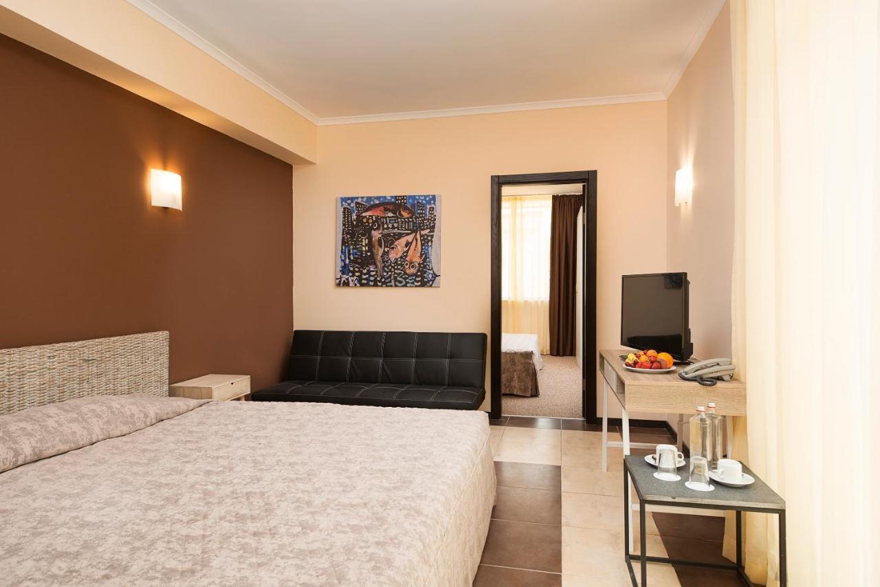 Suite Familiar (2 adultos + 2 niños)