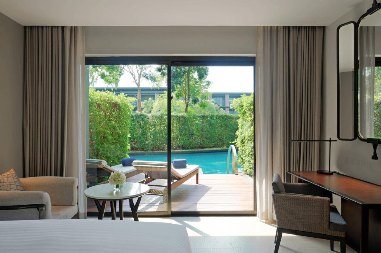 Guest room, 1 King, Pool access,1350872209:JPEG