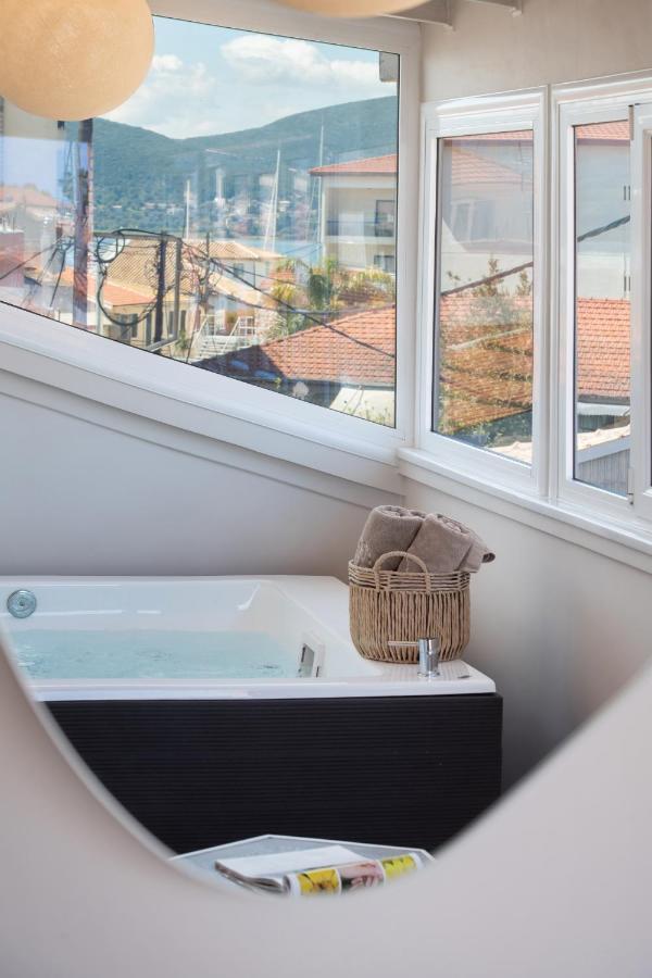 Suite with Hot Tub