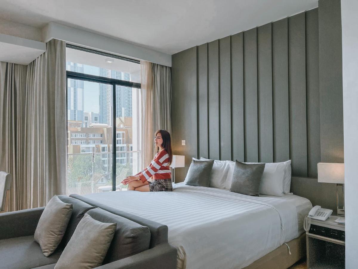 Deluxe Double or Twin Room Pool View
