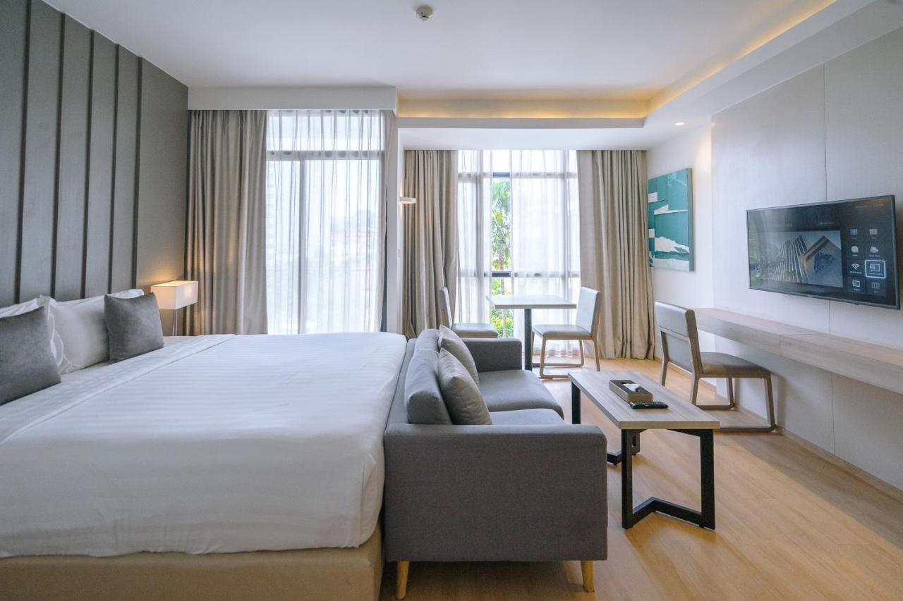 Deluxe Double or Twin Room Pool View
