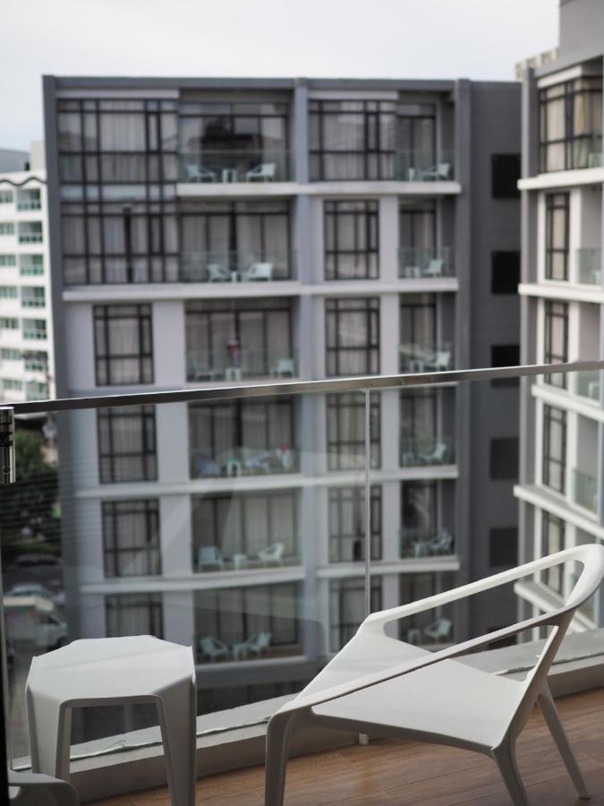 Deluxe Double or Twin Room Pool View