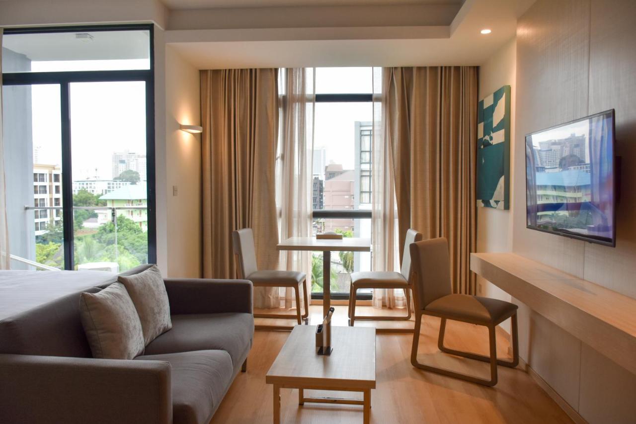 Deluxe Double or Twin Room Pool View