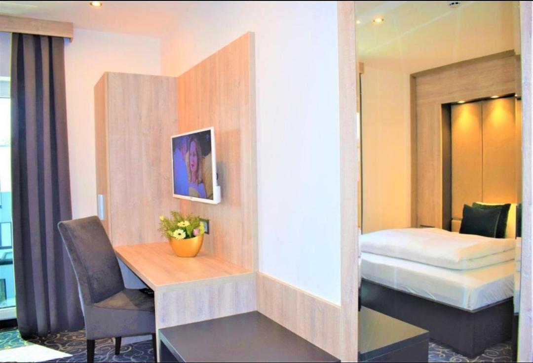 Deluxe Single Room,1412838443:JPEG