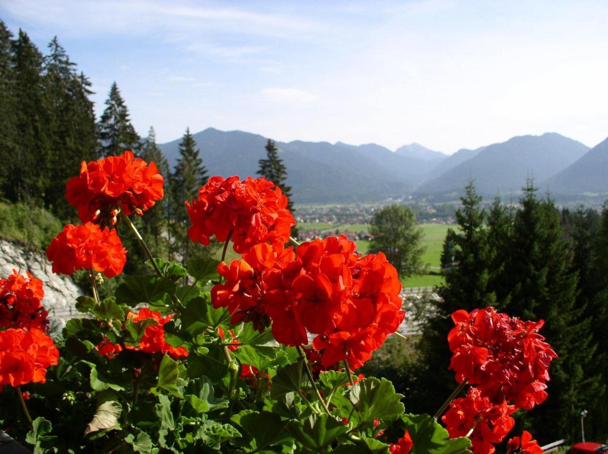 Suite mit Bergblick