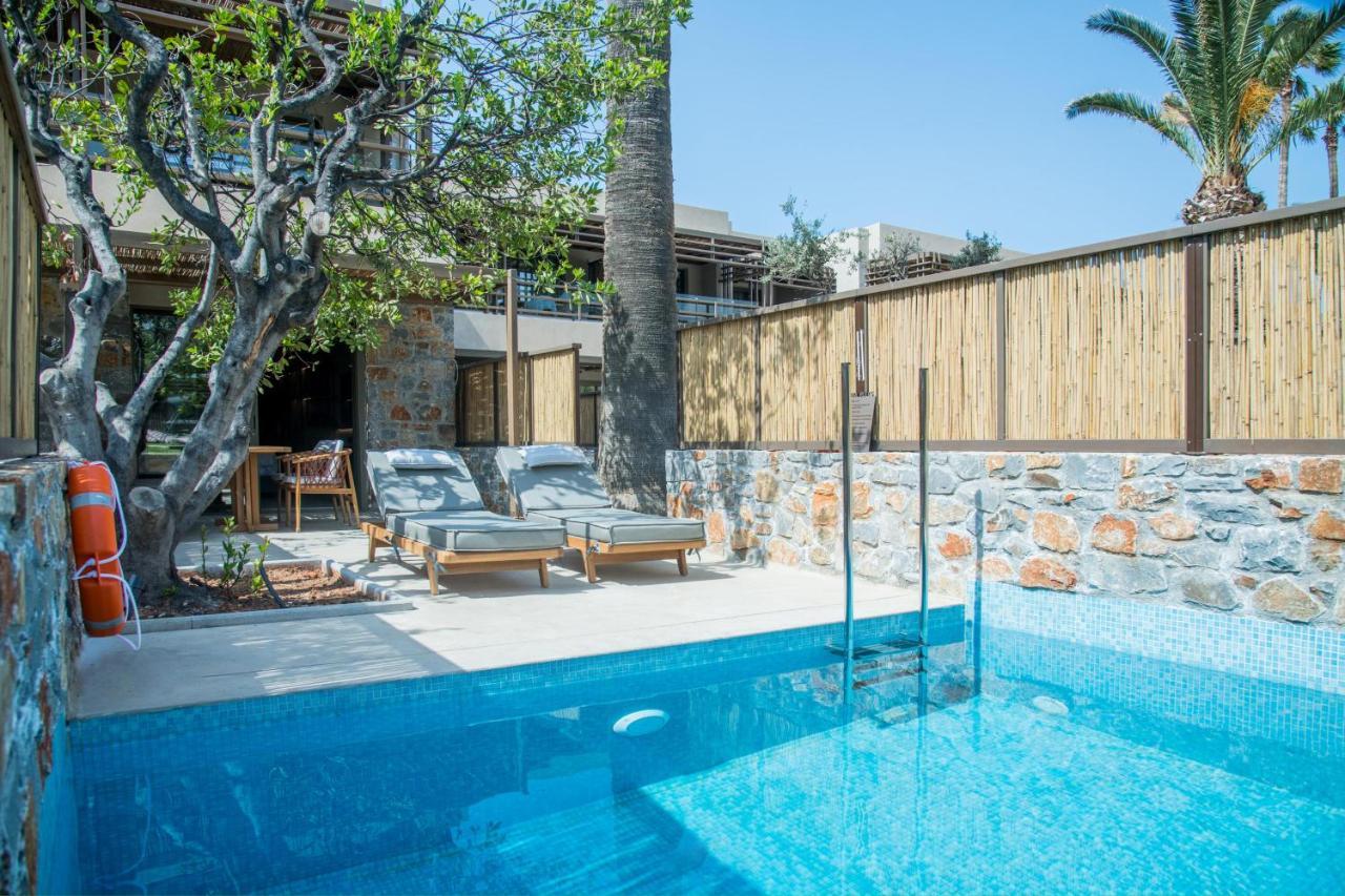 Classic Zimmer mit Gartenblick und eigenem Pool