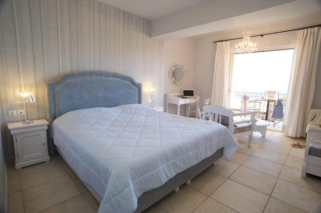 Deluxe Room with Sea View