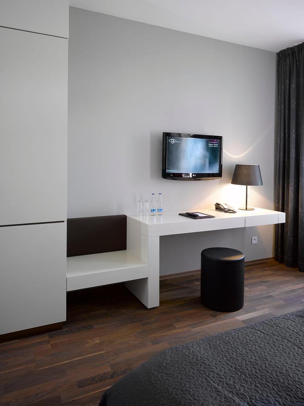 Tweepersoonskamer met 1 of 2 Bedden en een Extra Bed (3 Volwassenen)