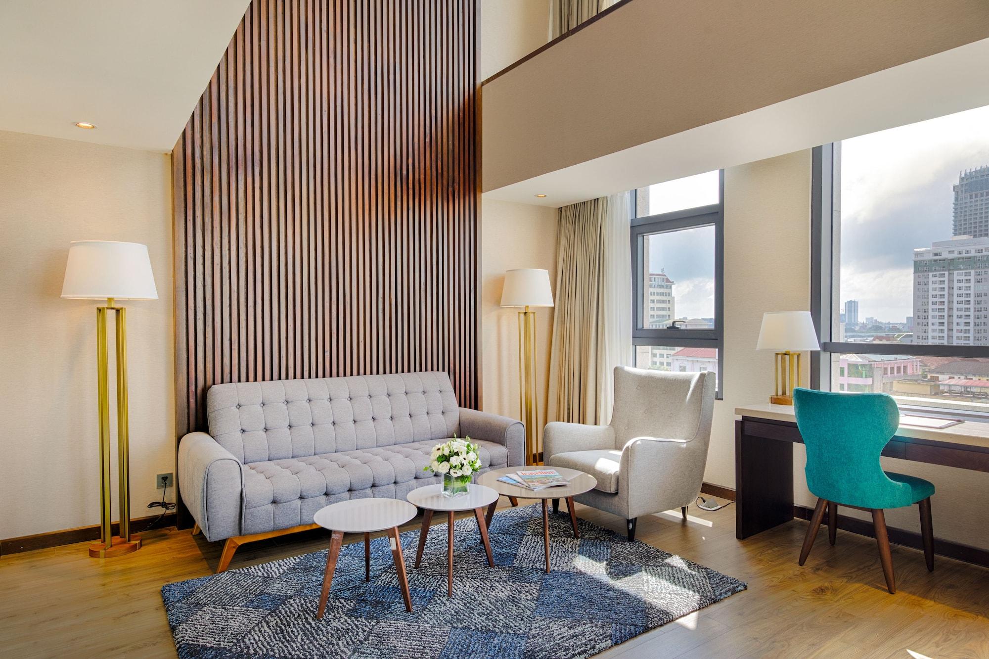 Loft with Bathtub,1456604971:JPEG