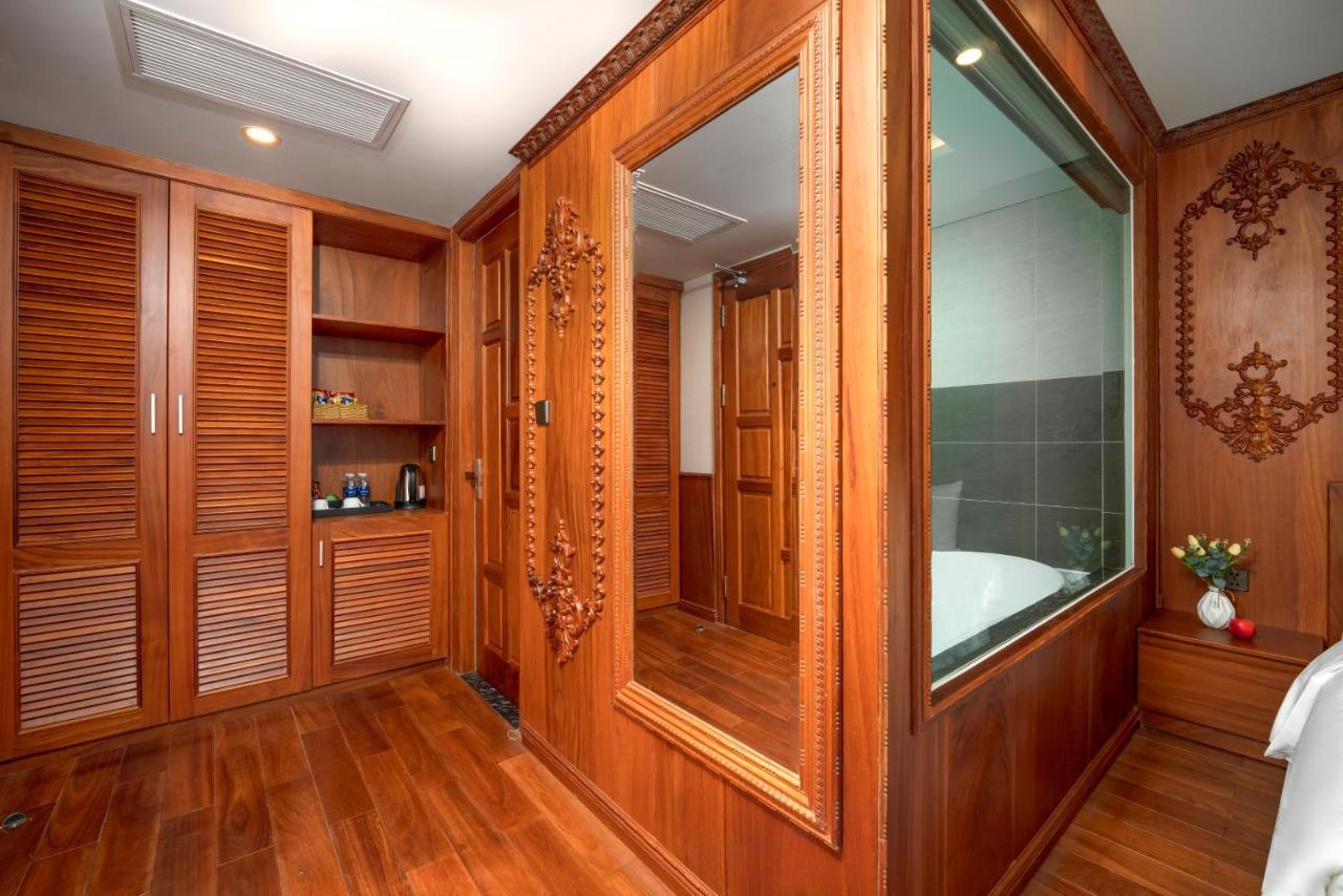 Family Room,1466579624:JPEG