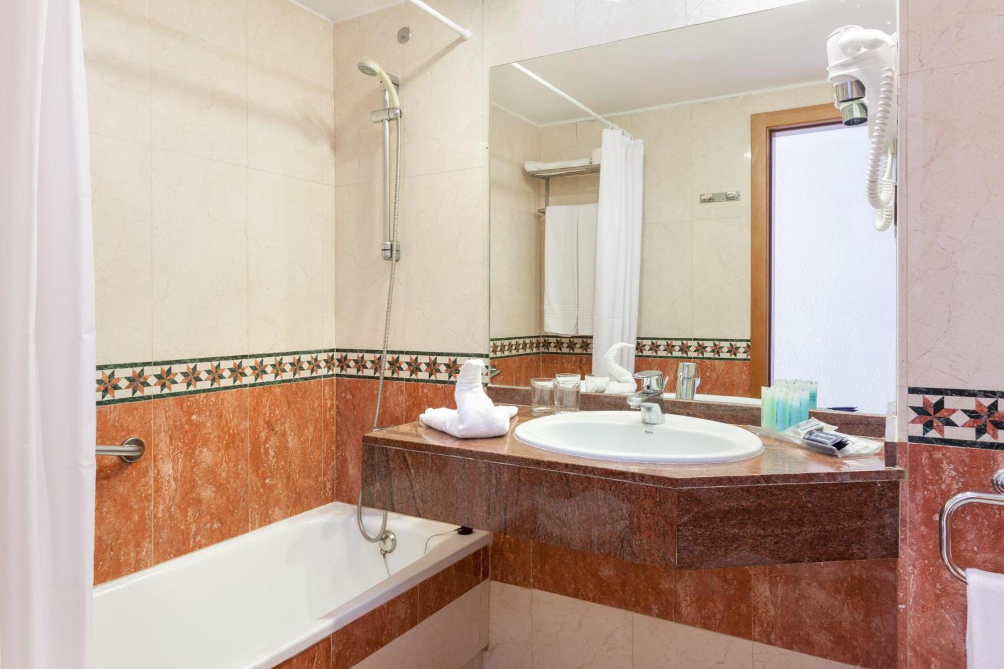 Standard Doppelzimmer (3 Erwachsene)