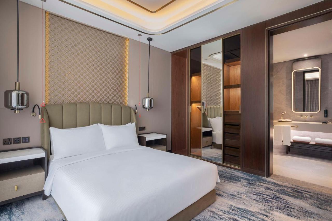 Queen Room - Mobility Access