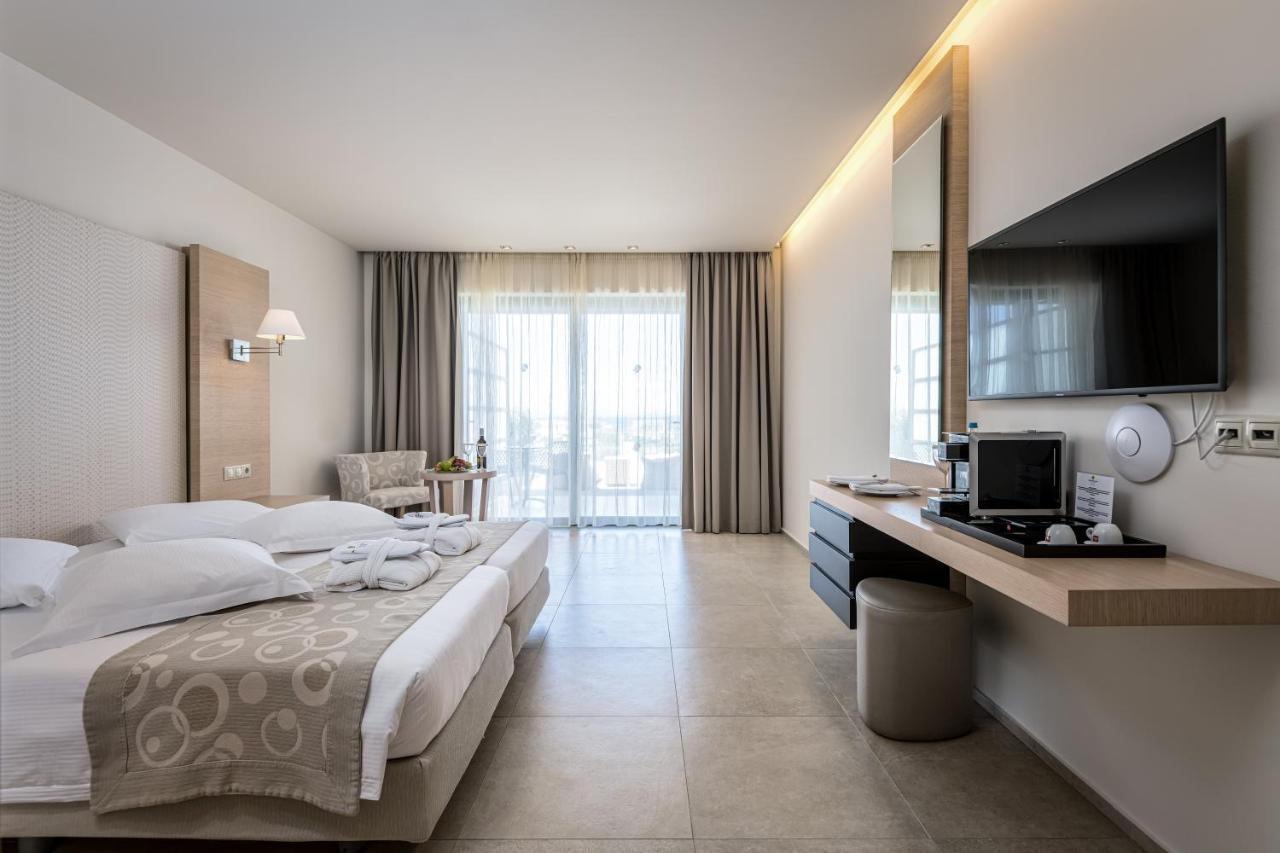Camera Matrimoniale Deluxe con Vista sul Mare e Jacuzzi® all’aperto - Adulti di Età Superiore a 18 Anni