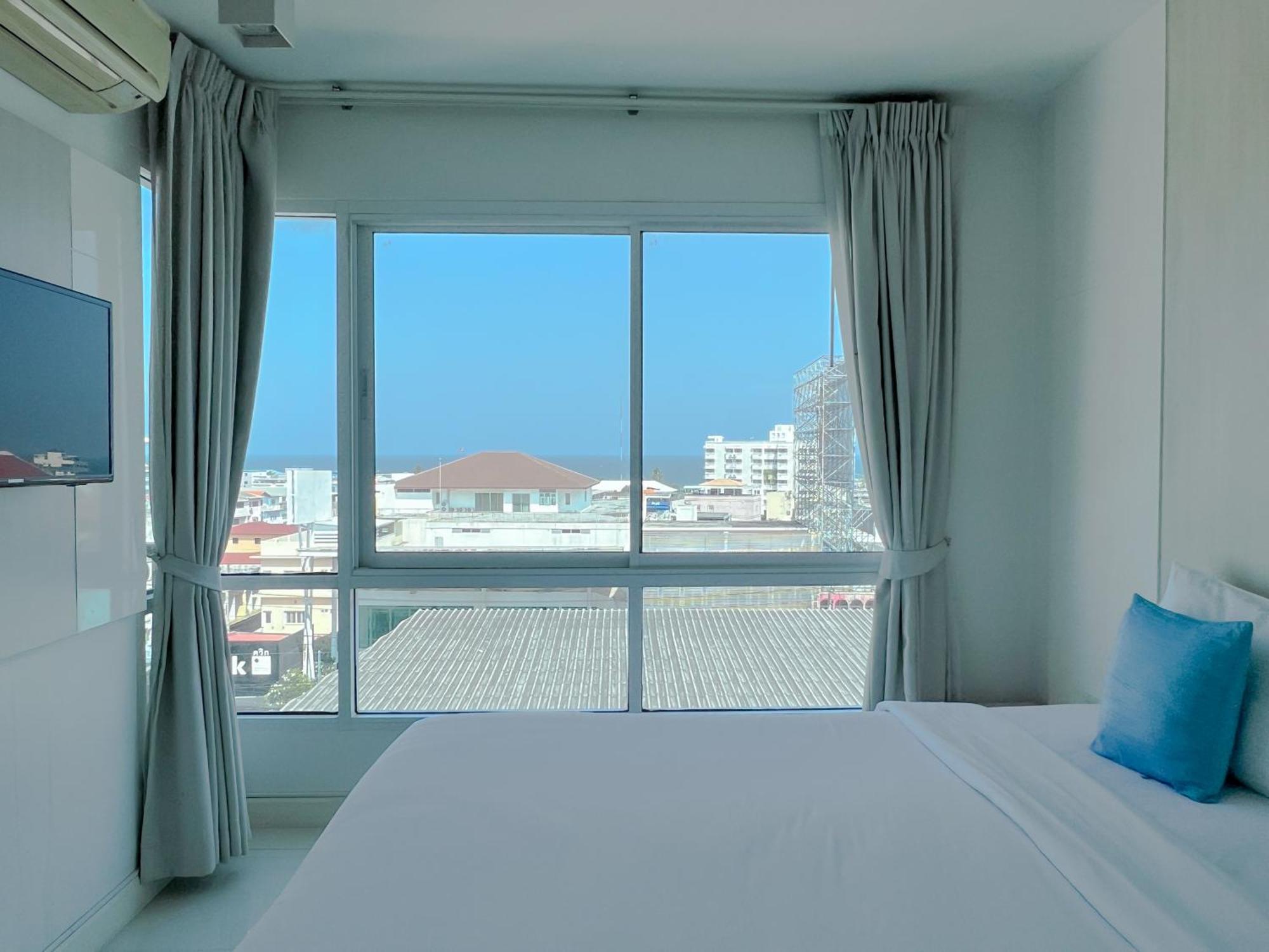 Deluxe Double Room with Sea View,1499645743:JPEG