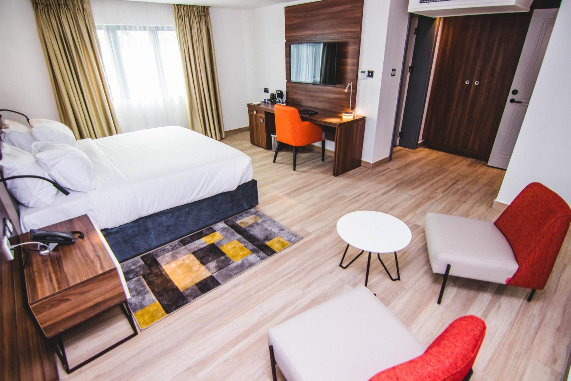 Deluxe Suite