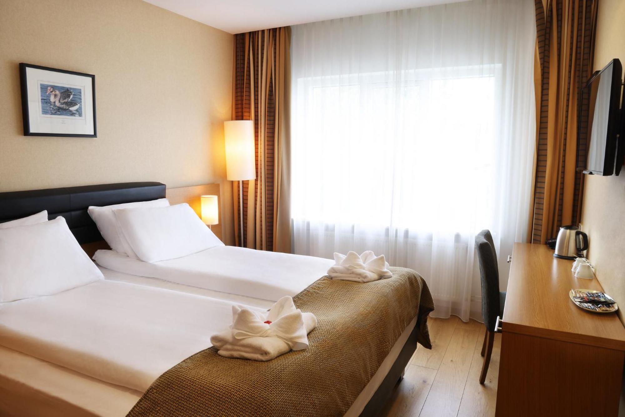 Double or Twin Room,1516326382:JPEG