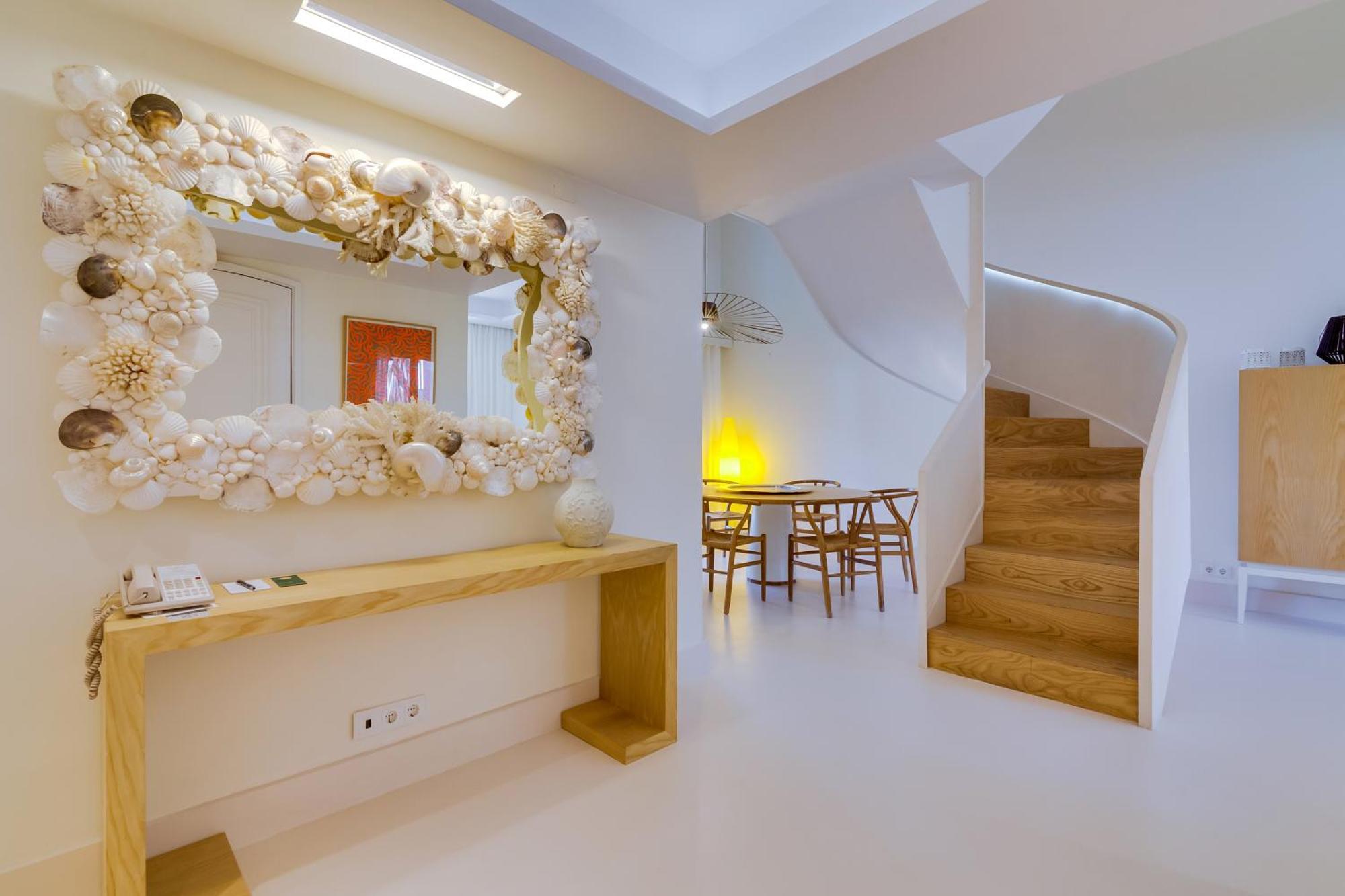 Deluxe Four-Bedroom Townhouse