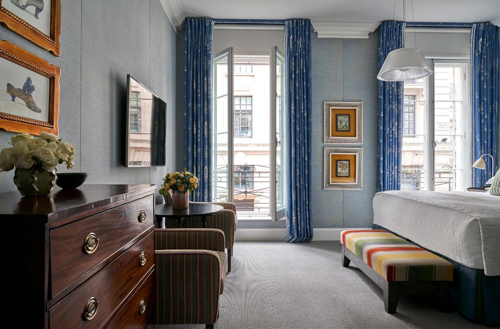 Deluxe Room,1543169842:JPEG