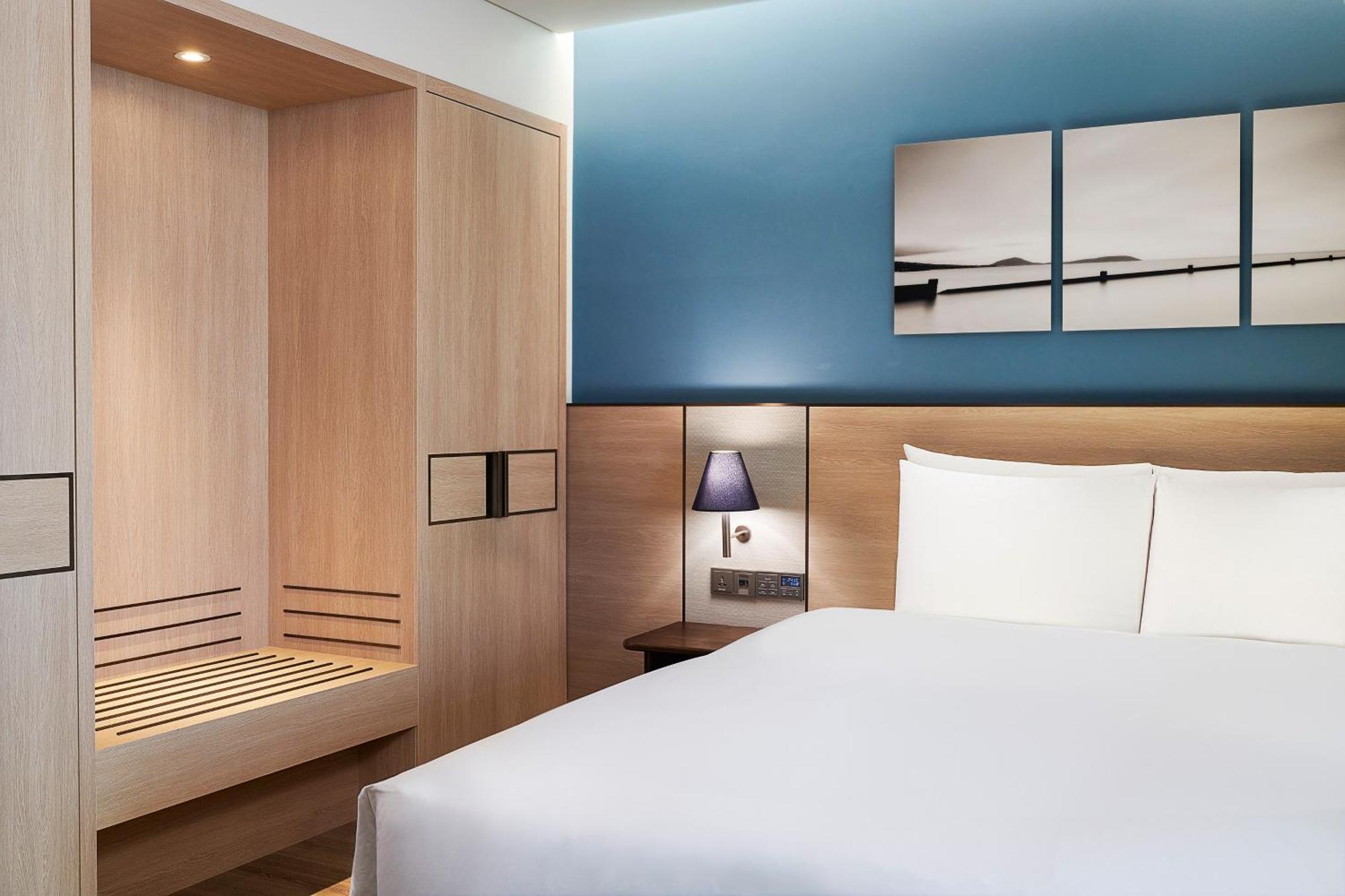 Tweepersoonskamer met Kingsize Bed en Uitzicht op de Oceaan
