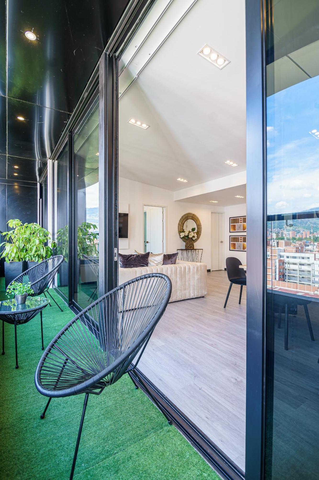 Apartamento con balcón