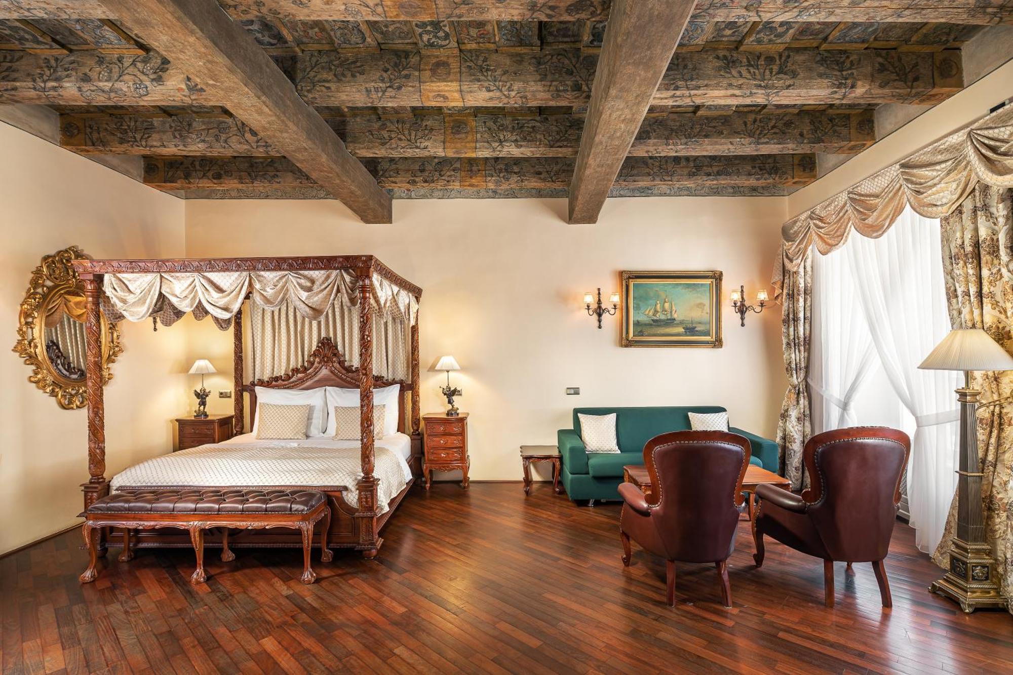 Suite Iron Gate
